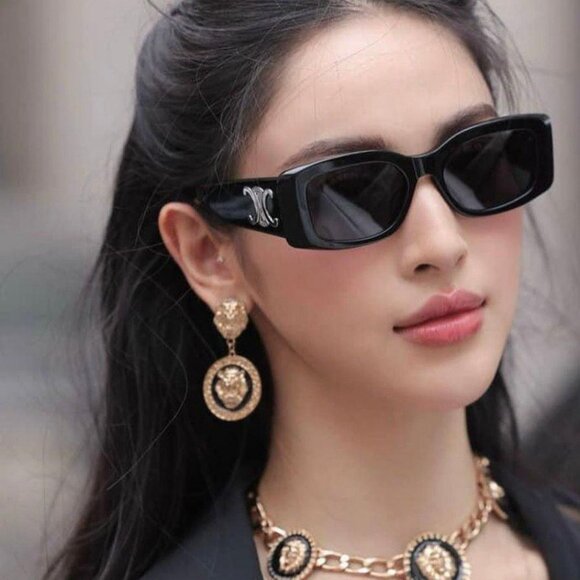 ?️ New Celine CL40282U 01A Sunglasses - Shiny Black Frame, Smoke Lenses main image 4